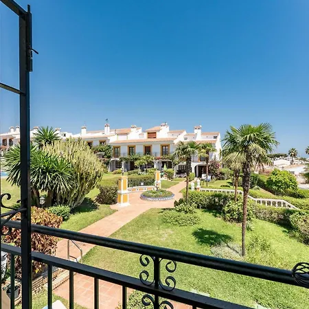 Few Minutes Walk To The Beach, Restaurants, Bars, Supermarkets And More!
