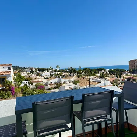 Few Minutes Walk To The Beach, Restaurants, Bars, Supermarkets And More! Sitio de Calahonda